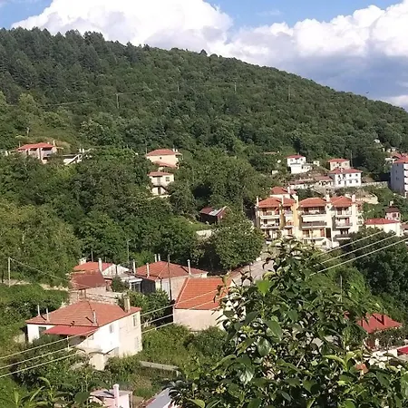 το σπίτι της ευτυχίας στούντιο * Karpenisi