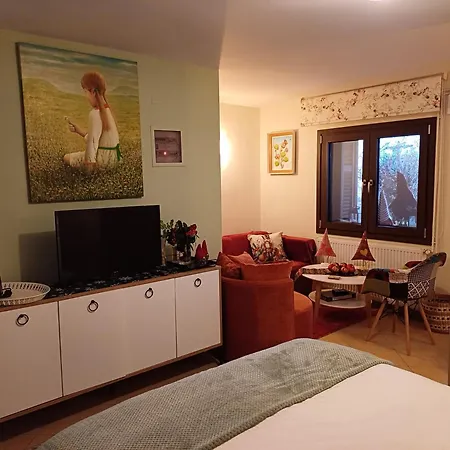 το σπίτι της ευτυχίας στούντιο *