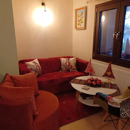 το σπίτι της ευτυχίας στούντιο * Καρπενήσι